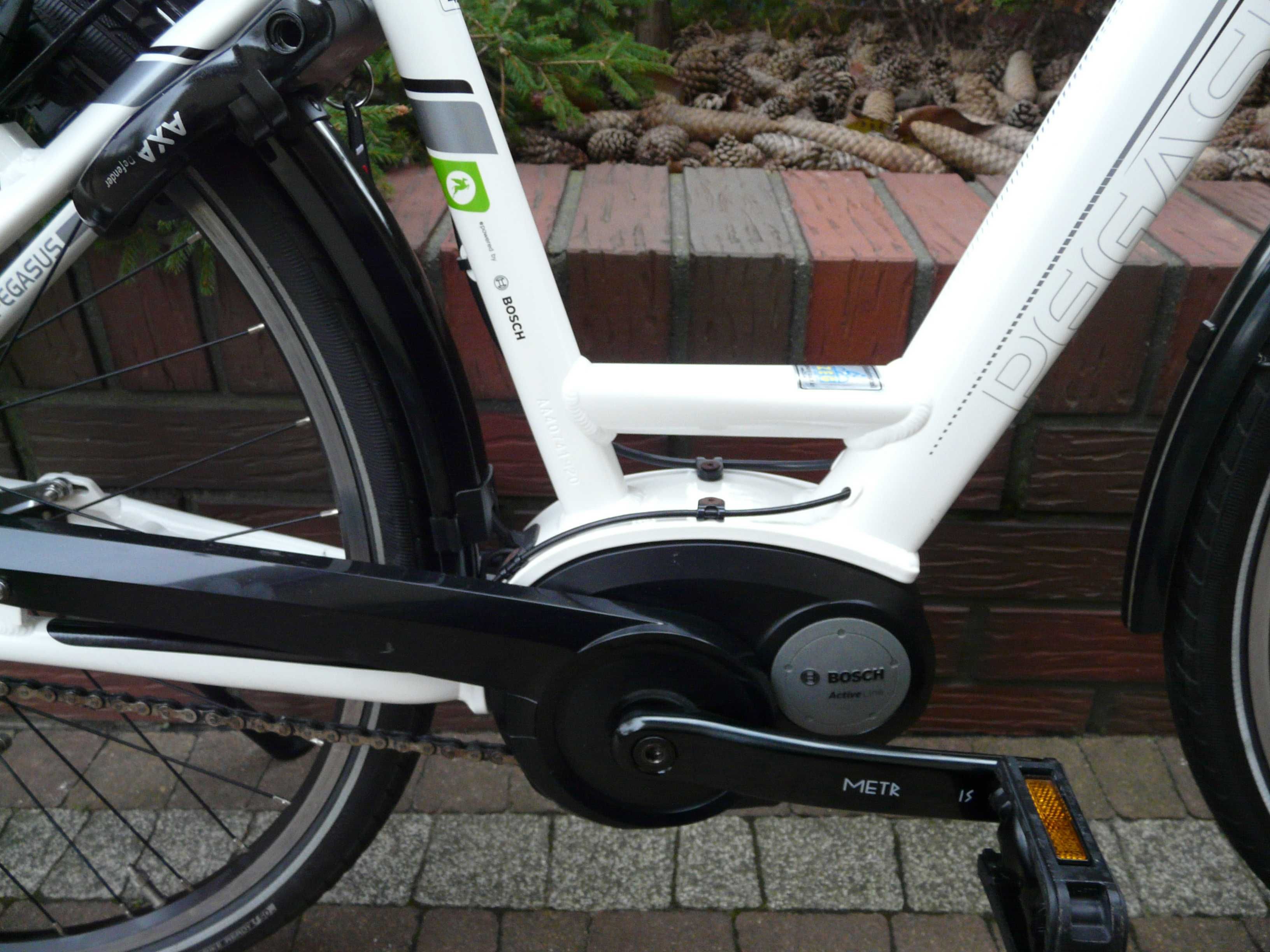 Rower elektryczny PEGASUS Premio E8R 28"/45 Bosch,Magura,Deore,nożny