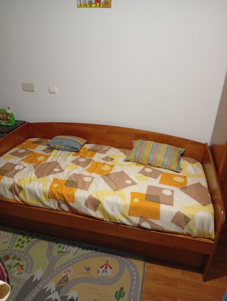 Cama de solteiro com gavetao