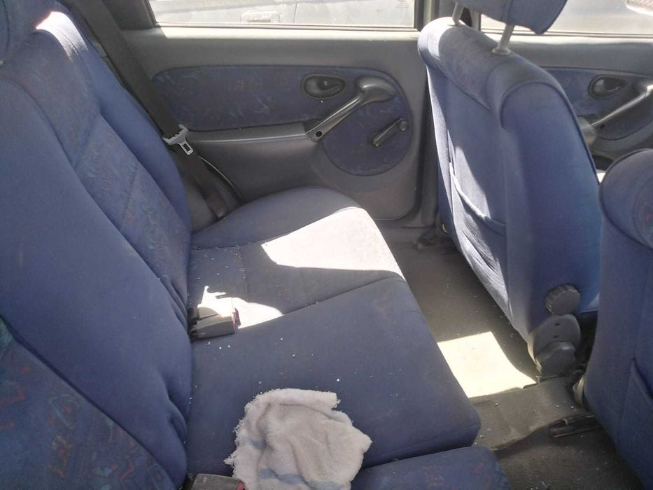 Para Peças Fiat Palio 1.2 de 2000 com 73 CV a Gasolina e boa mecânica