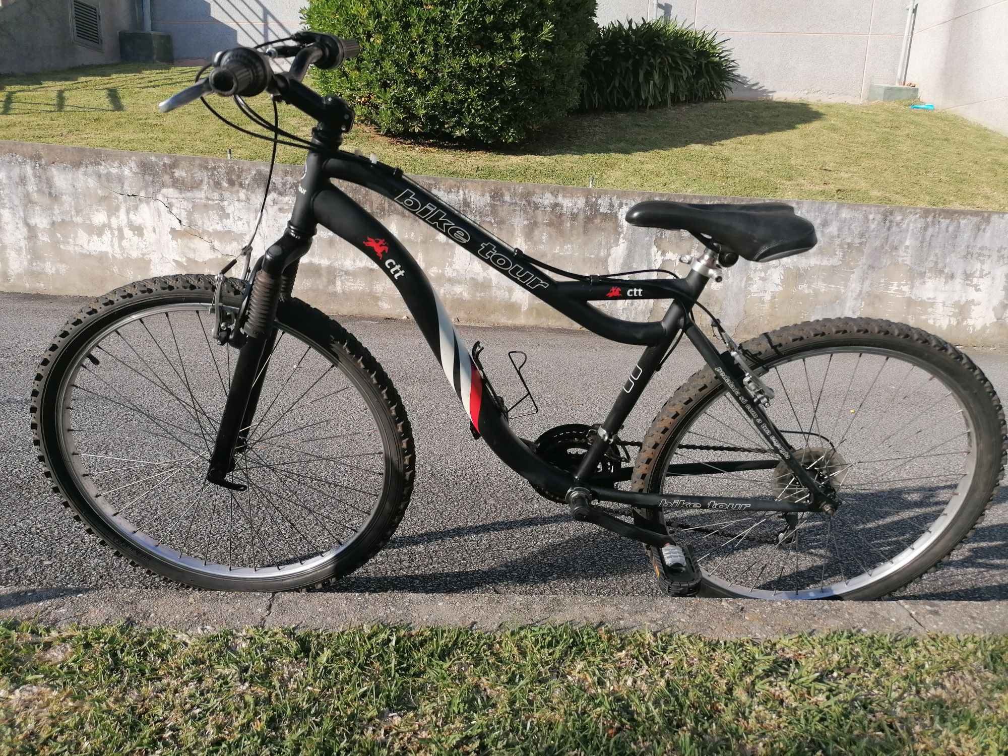 Bicicleta roda 26 + acessórios