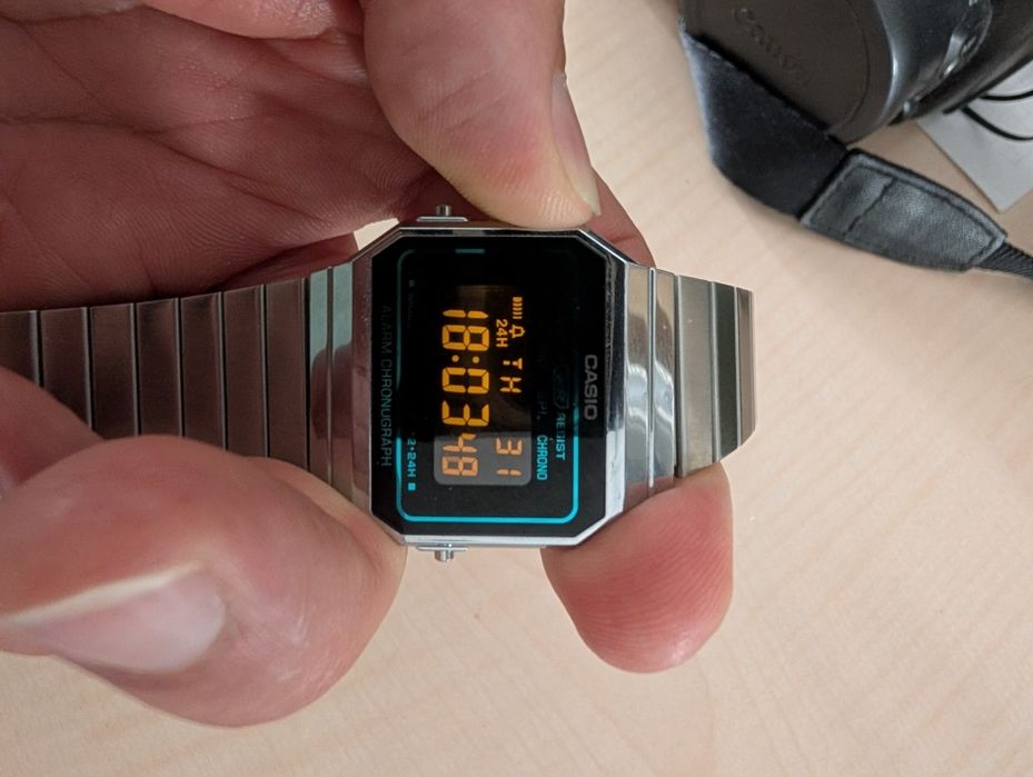 Relógio CASIO A700WEMS-1B Vintage com luz Cor de Laranja ORIGINAL