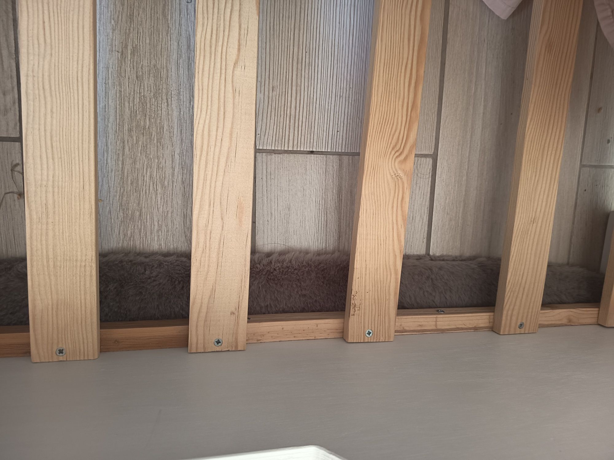 Cama de madeira para criança