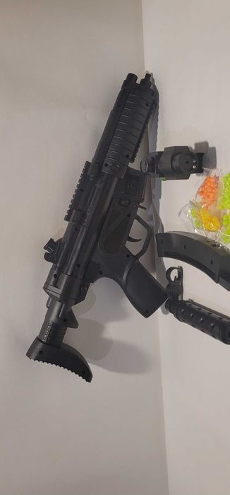 Детский игрушечный автомат.