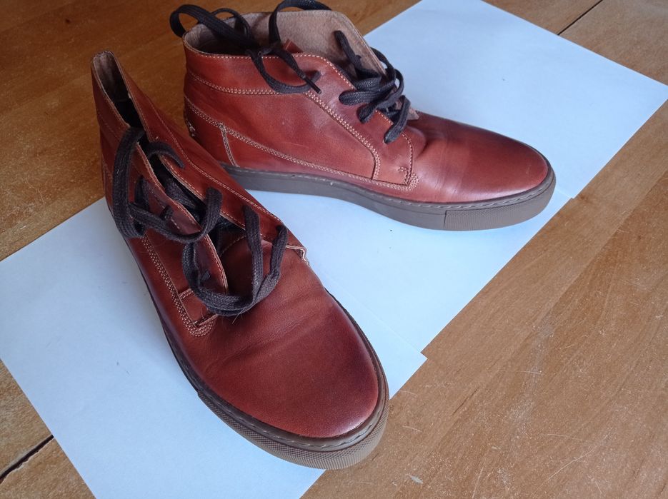 Botas em pele n°44  Novas!