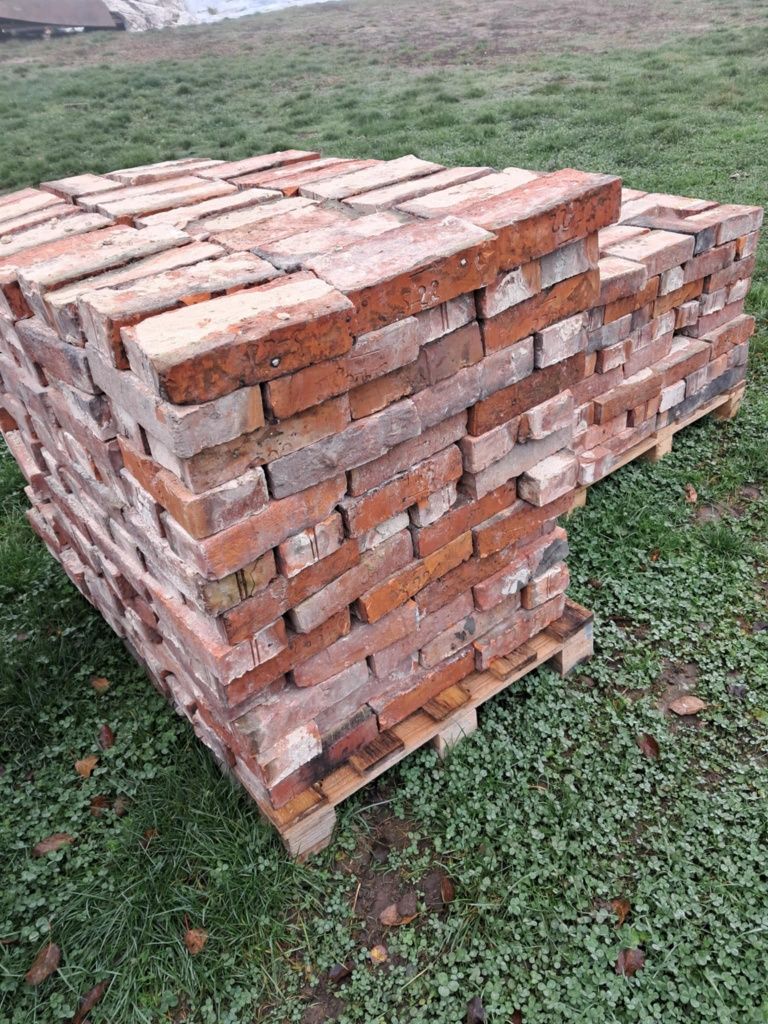 Sprzedam   Cegłę