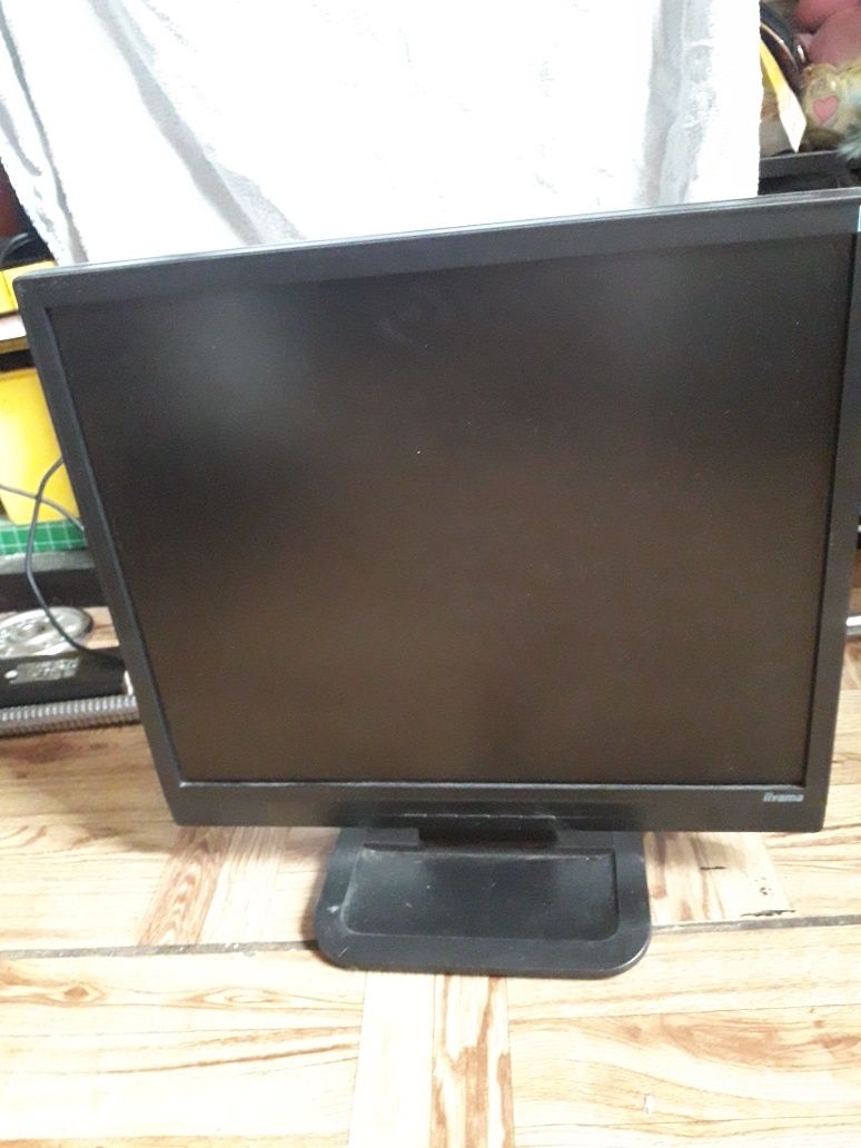 Monitor  iiyama prolite 19 cali