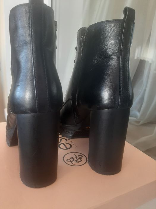 Ботильены ботинки полусапожки Estro