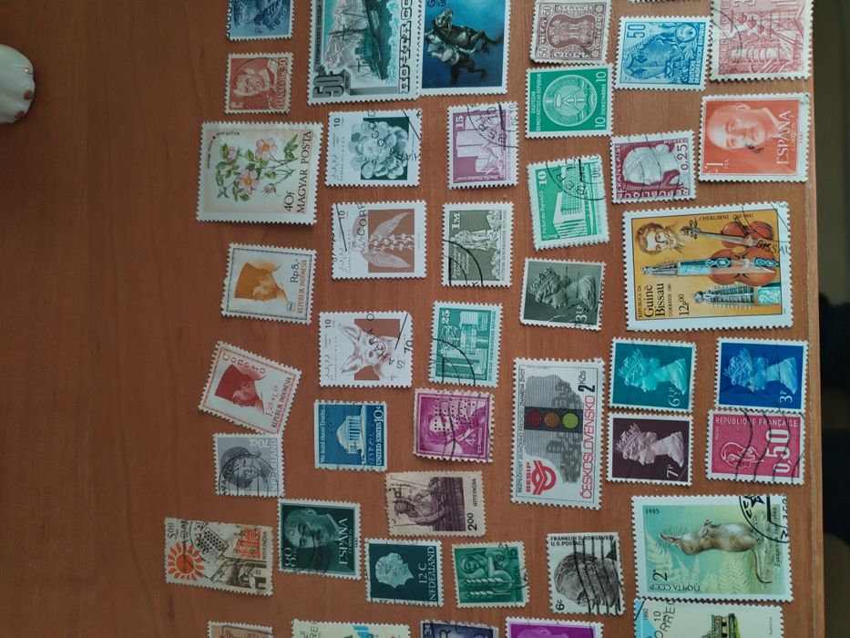 Znaczki pocztowe z różnych stron świata