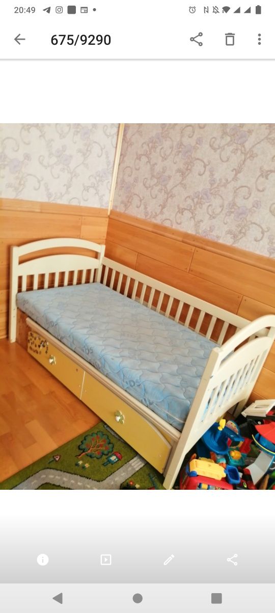 Продам детскую деревяную кровать