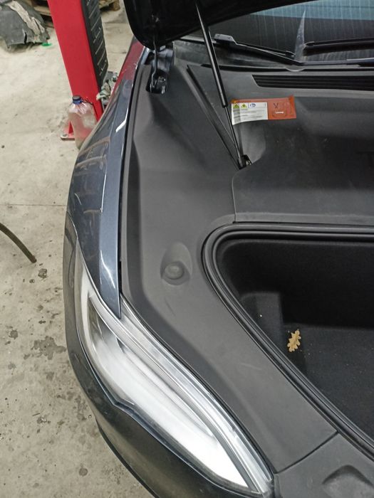 підкапотний пластик, обшивка багажнику tesla model s х подкапотка