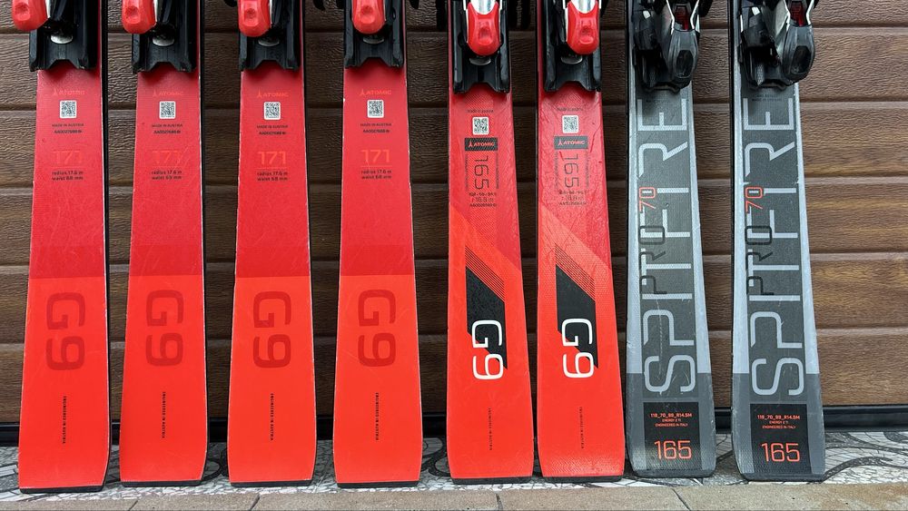 Лижі / черевики/ палиці / шоломи