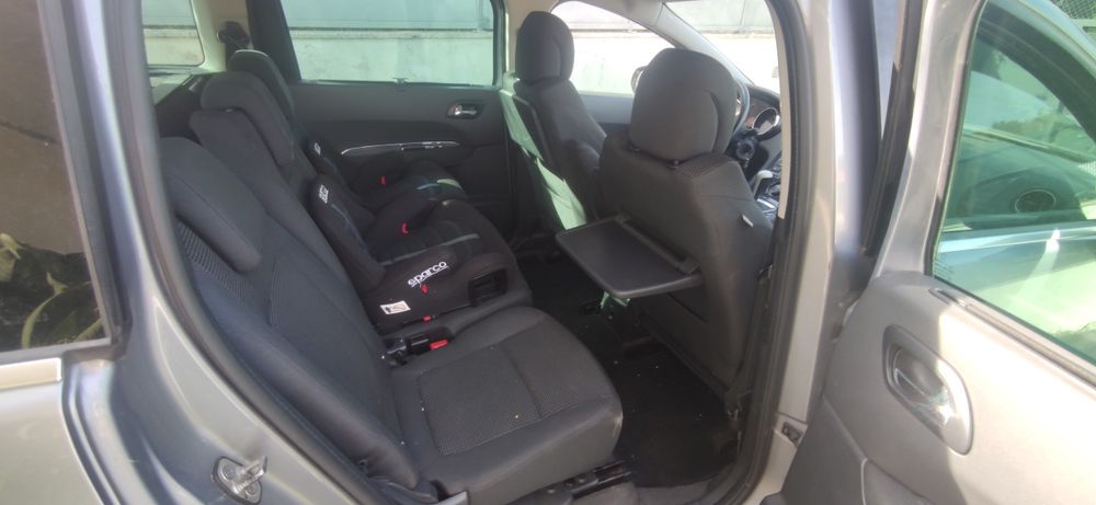 Peugeot 5008 1.6 BlueHdi Automática 7 Lugares