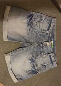 Krótkie spodenki jeansowe dżinsowe Cropp