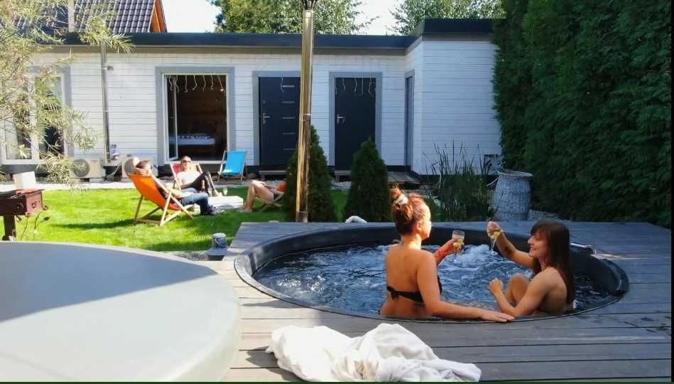 Domki + dom nad jeziorem | sauna jacuzzi | 10 osób | parkiet DJ