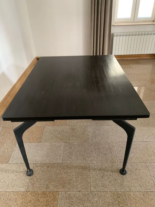 Duzy stol jesionowy, metal, czarny, ciemny braz