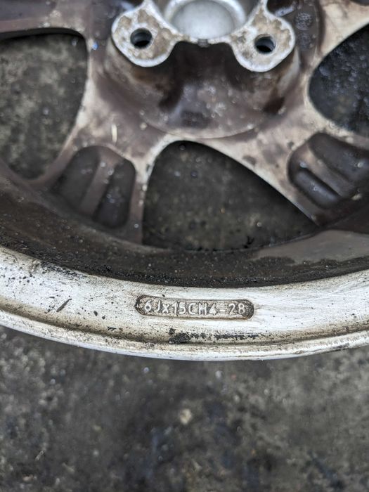 Felgi Aluminiowe Alu Alufelgi 4x108 15' 6J ET 28 Peugeot