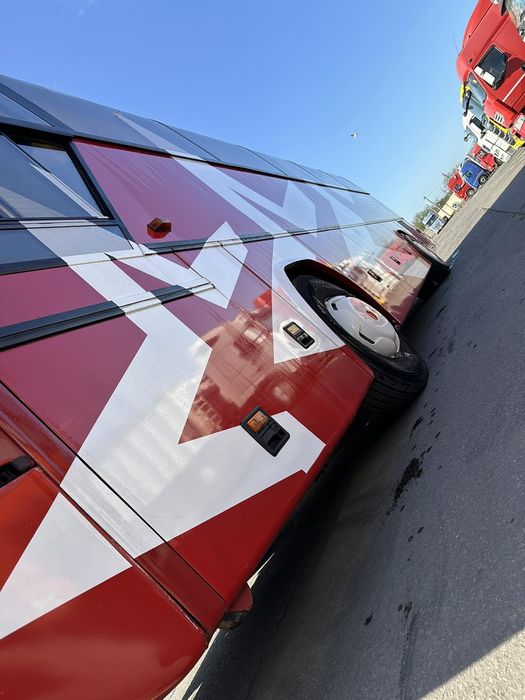 Автобус неоплан 52м