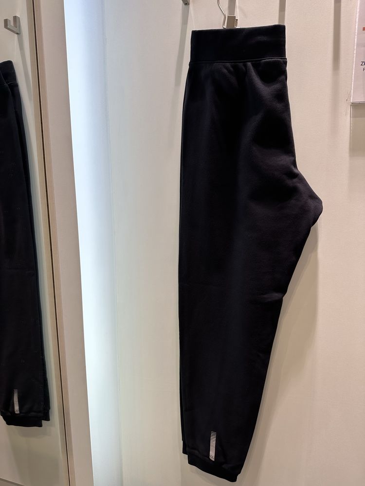 Calvin Klein performace spodnie dresowe M 38 czarne sportowe joggery