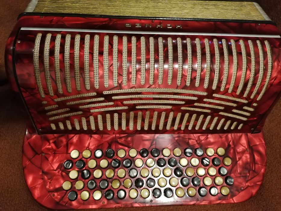 Acordeon marca Hohner