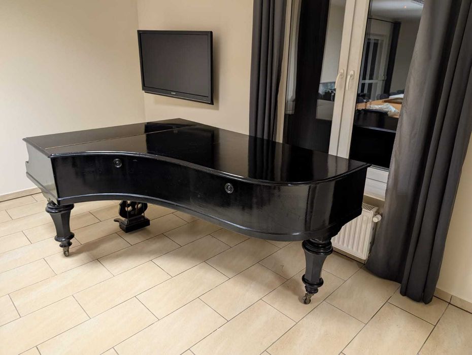 Fortepian półkoncertowy Stürzwage