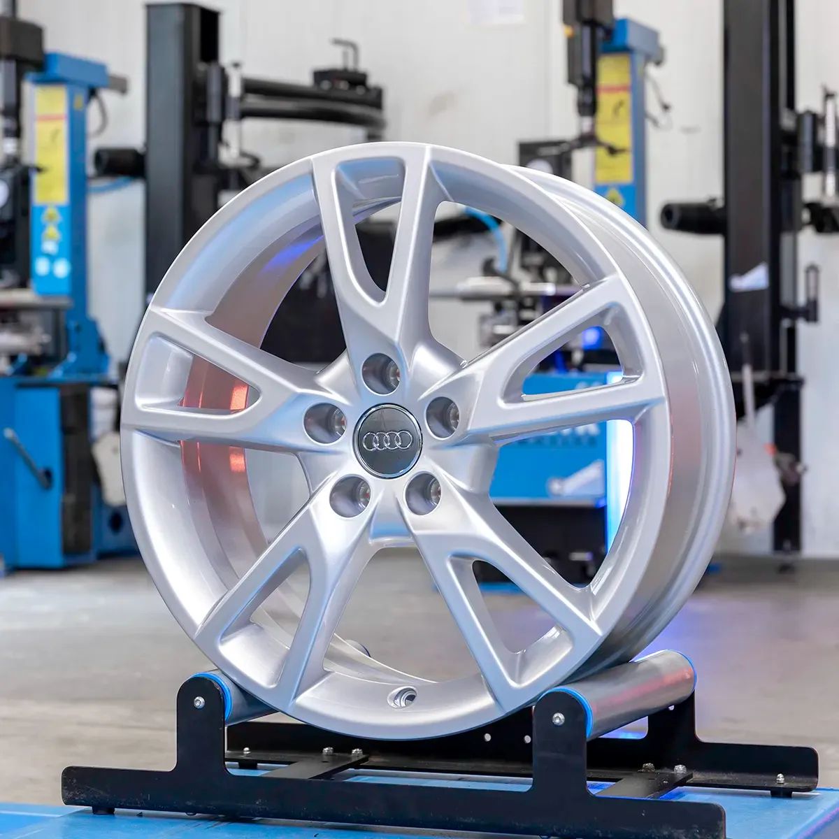 NOWE Oryginalne Felgi Audi 18 A3 A4 A6 A8 Q3 Q5 TT
