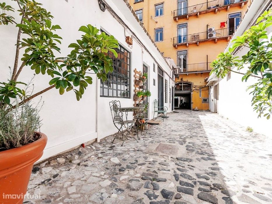 Atelier / Escritório em pátio privado - Disponível Janeiro 2026