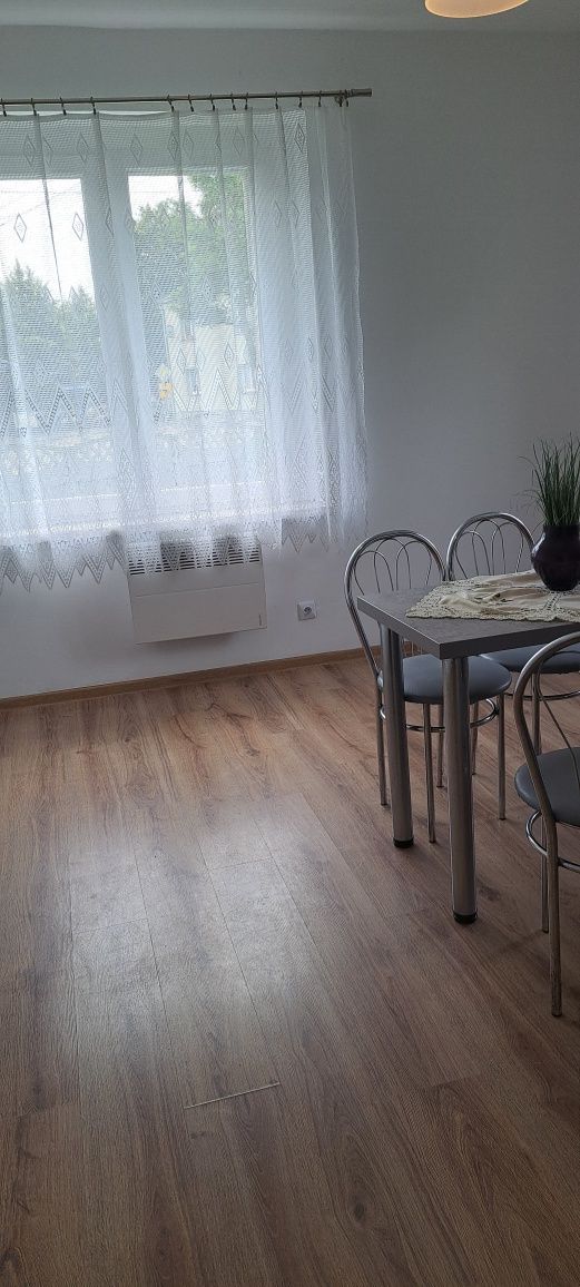 Wynajem Mieszkanie 90m2  3 pokojowe w domku