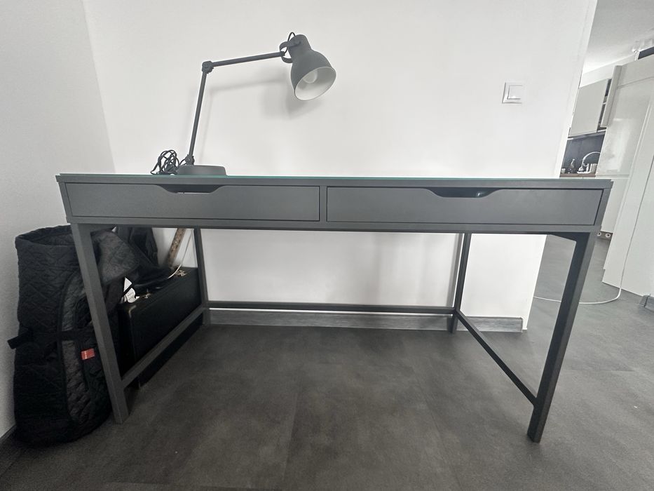 Biurko IKEA ALEX szare z szybą na wymiar, LAMPKA GRATIS