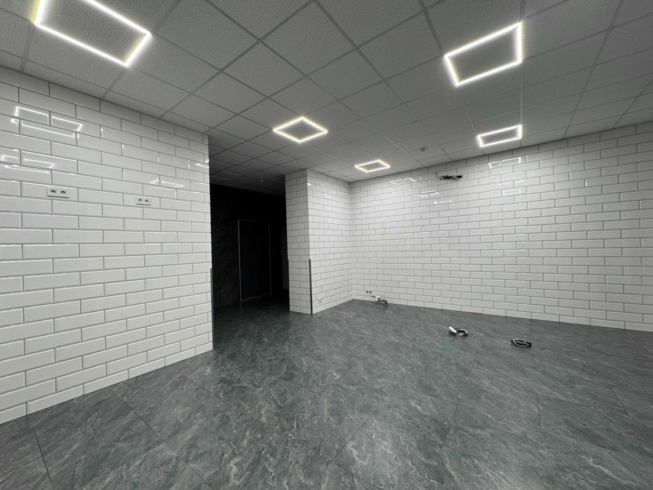 ВИГІДНА ПРОПОЗИЦІЯ!!! Комерція вільного призначення на Щасливому