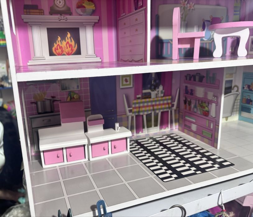 Продам ляльковий будинок