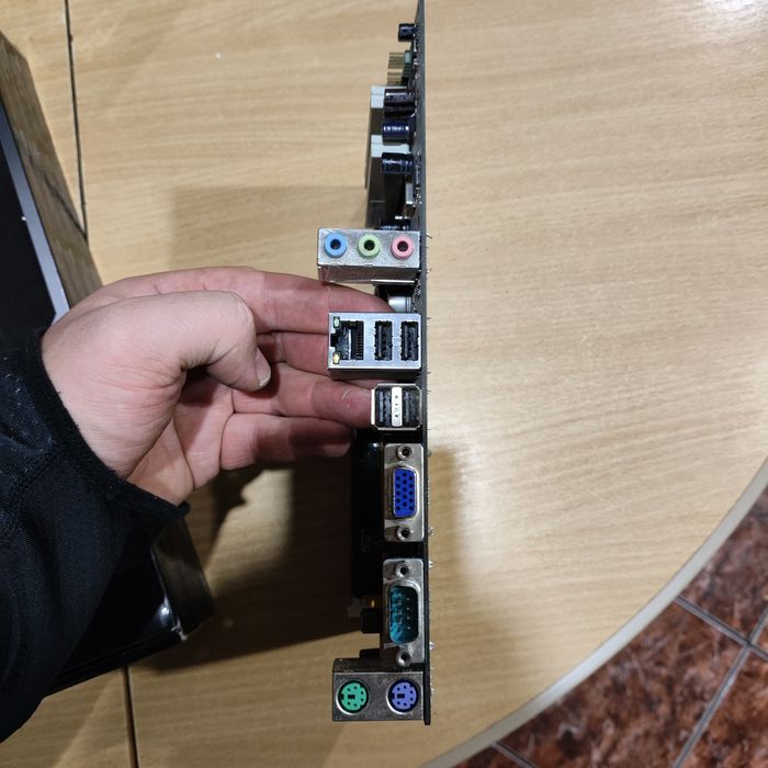 Материнська плата Asus P5KPL-AM IM/ROEM/SI з процесом Intel Celeron