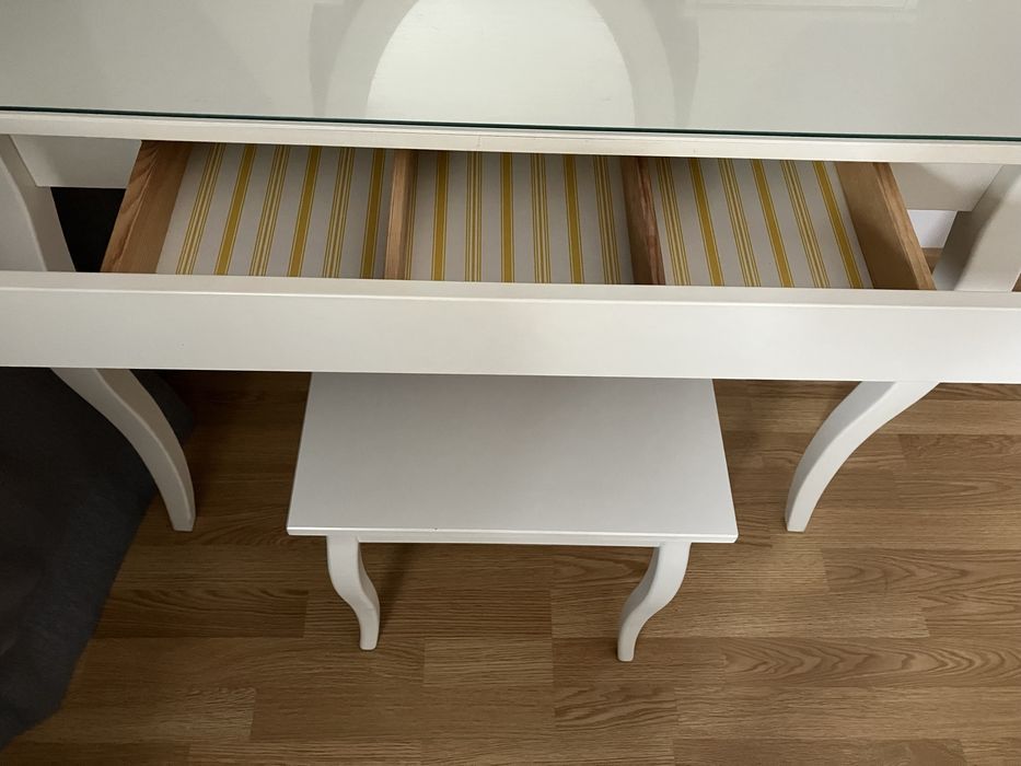Toaletka HEMNES Ikea + krzesło GRATIS
