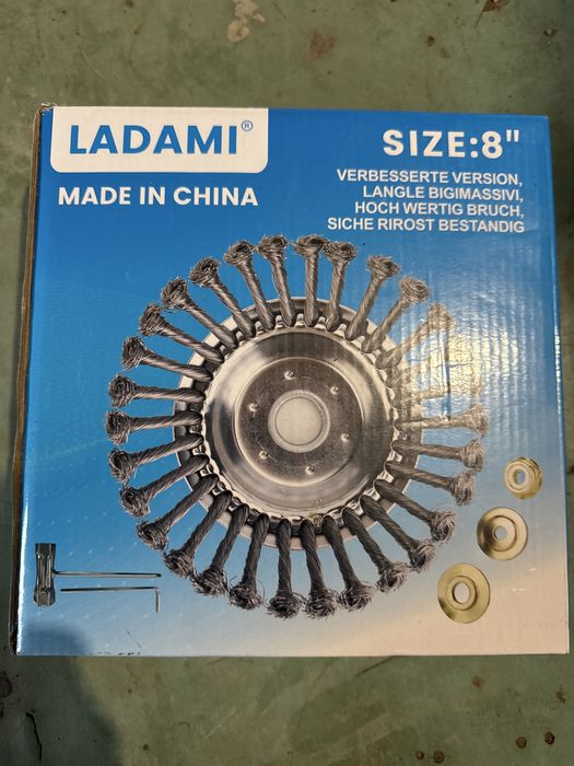 Щітка для мотокоси. Очищення .