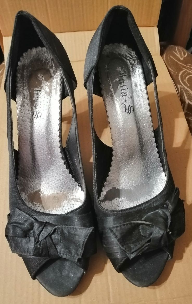 Buty na obcasie 39