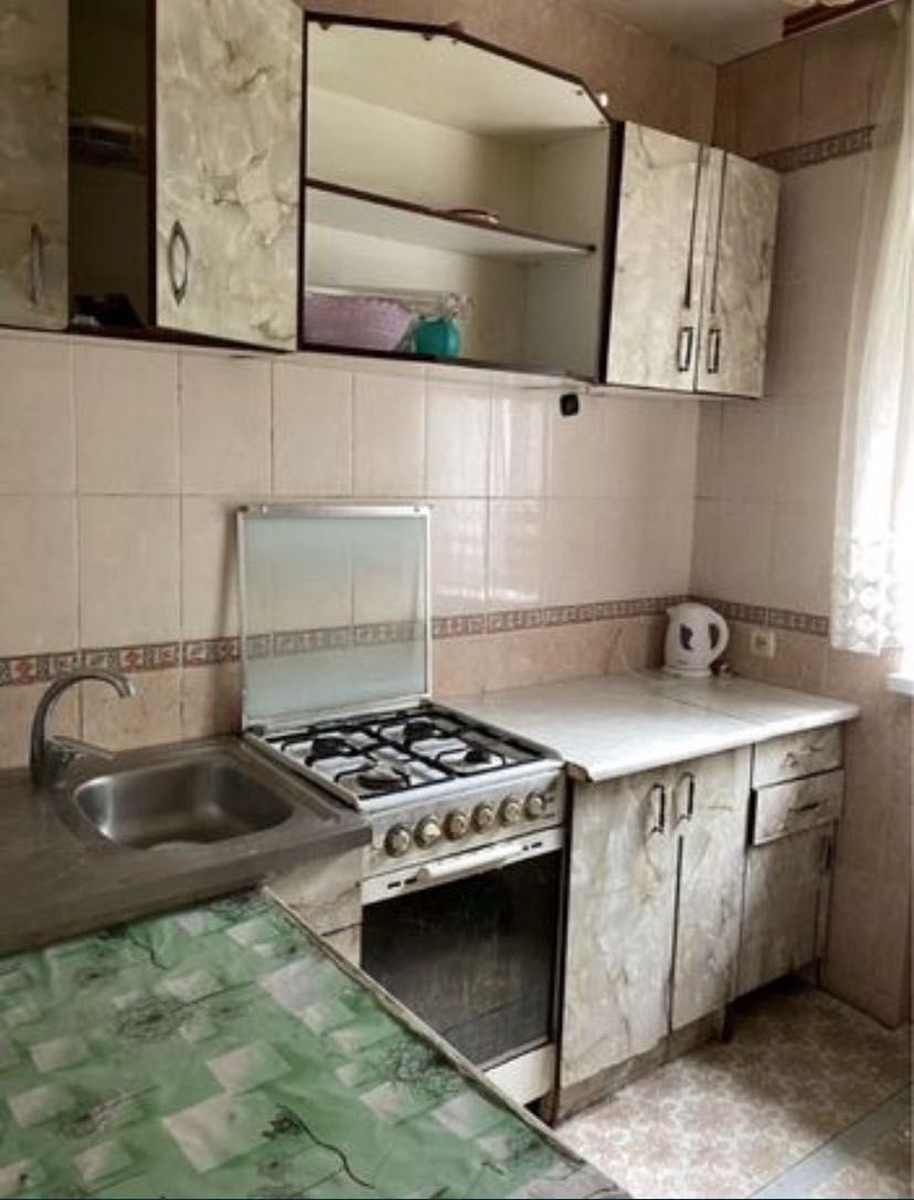 Продам 2  комнатную квартиру Парк Горького ( Марка Твена)