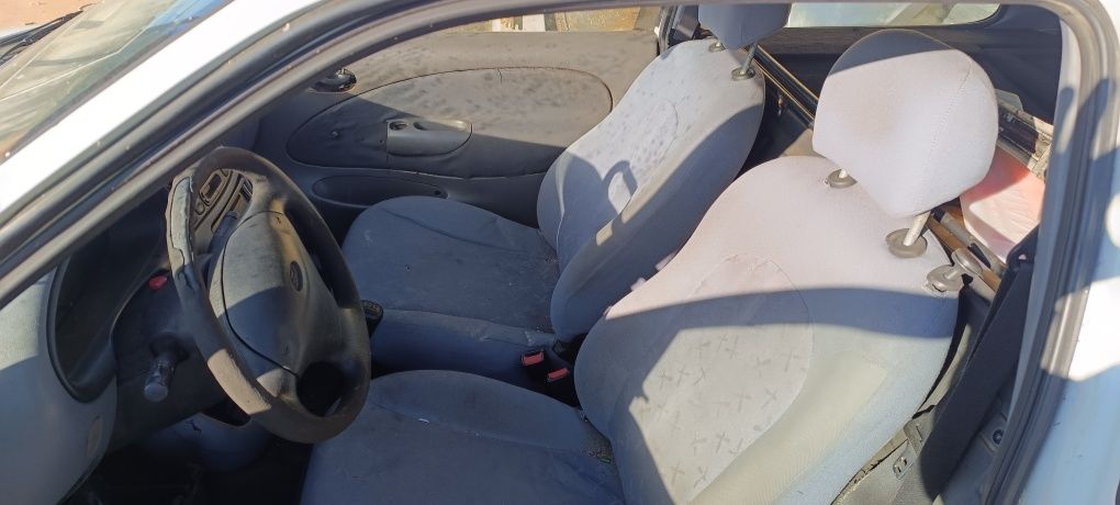 Fiesta 1.8d Boss peças a venda