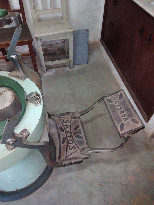 CADEIRA de BARBEIRO "Santos Lisboa"