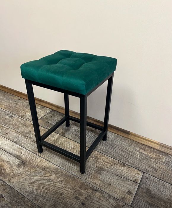 Зручний табурет зі м’яким сидінням