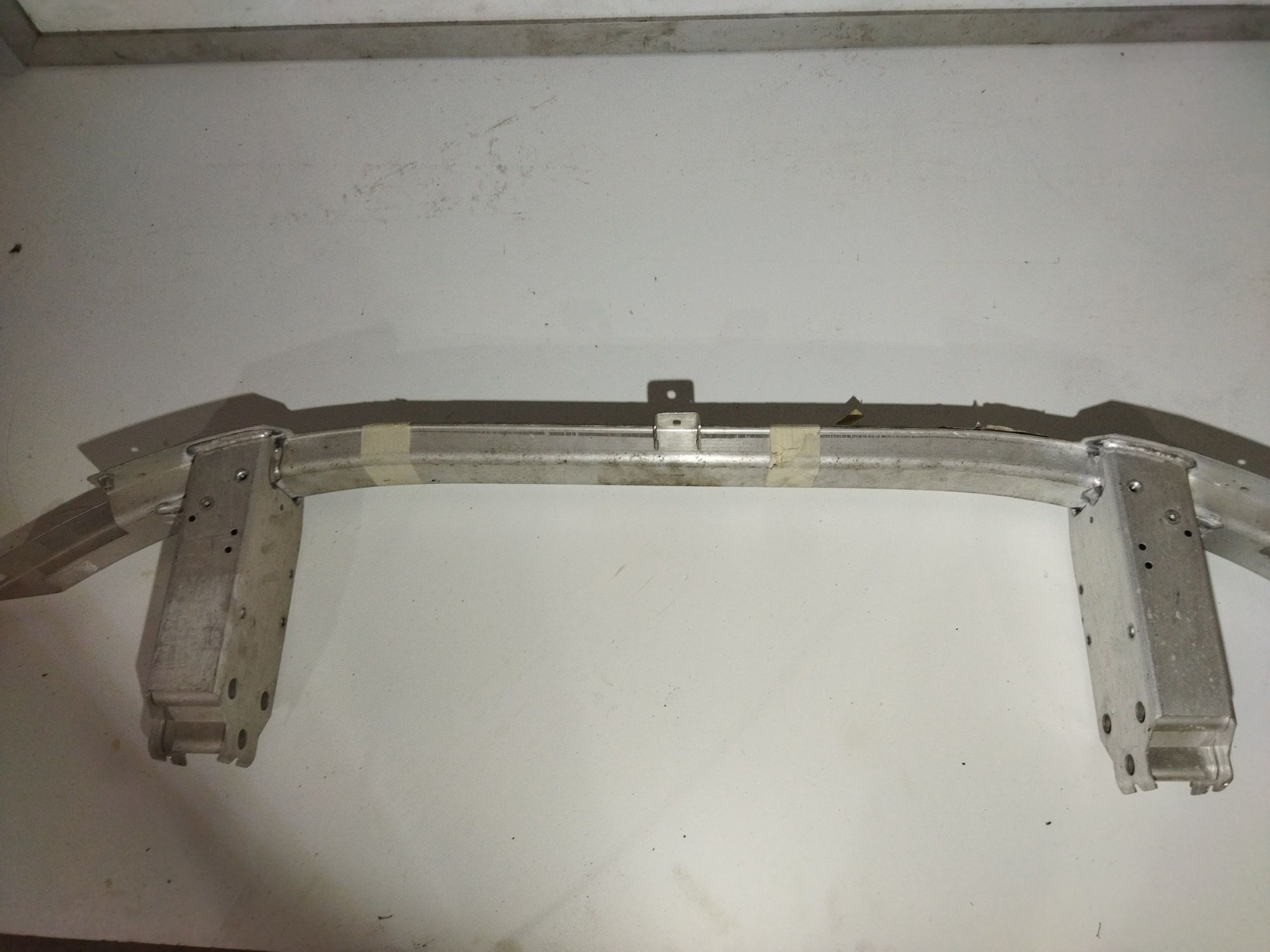Reforço parachoque frente BMW 520D