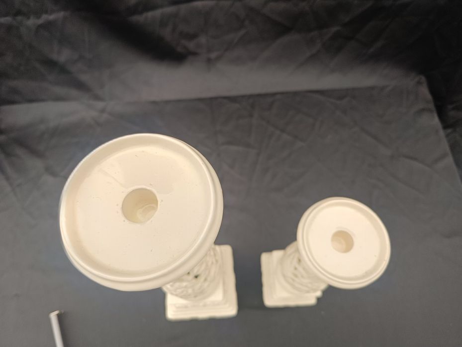 Dwa ceramiczne świeczniki