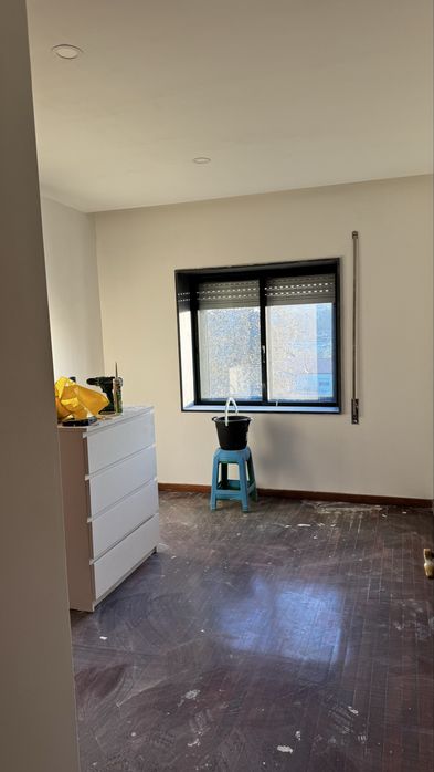 Apartamento T2, em fase final de remodelação