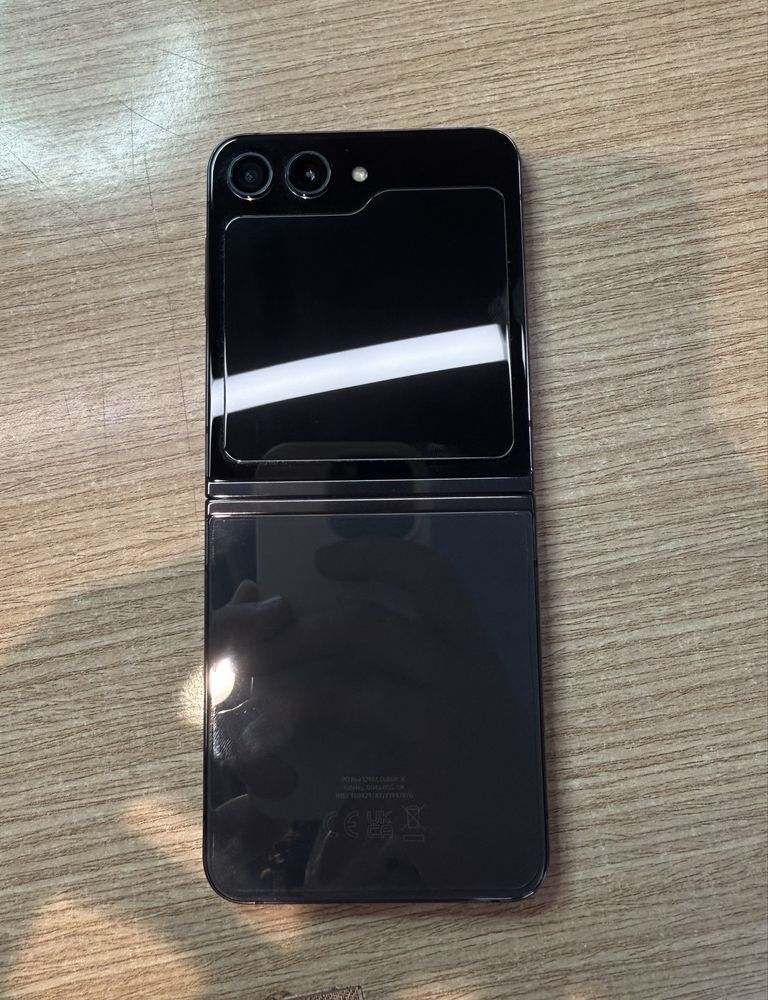 Samsung Z Flip 5  256gb