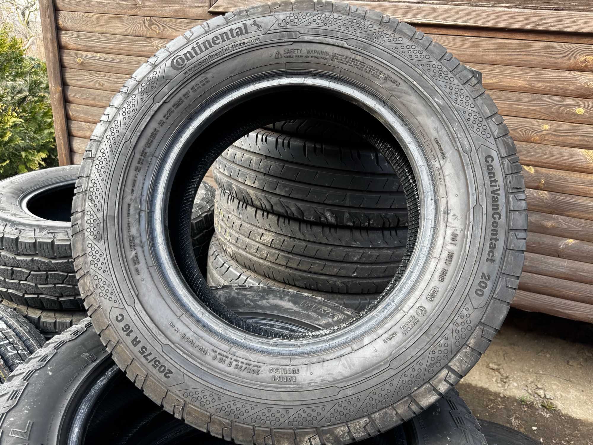 Шини CONTINENTAL 205/75 R16C ContiVanContact 200, 100 літня, цешка