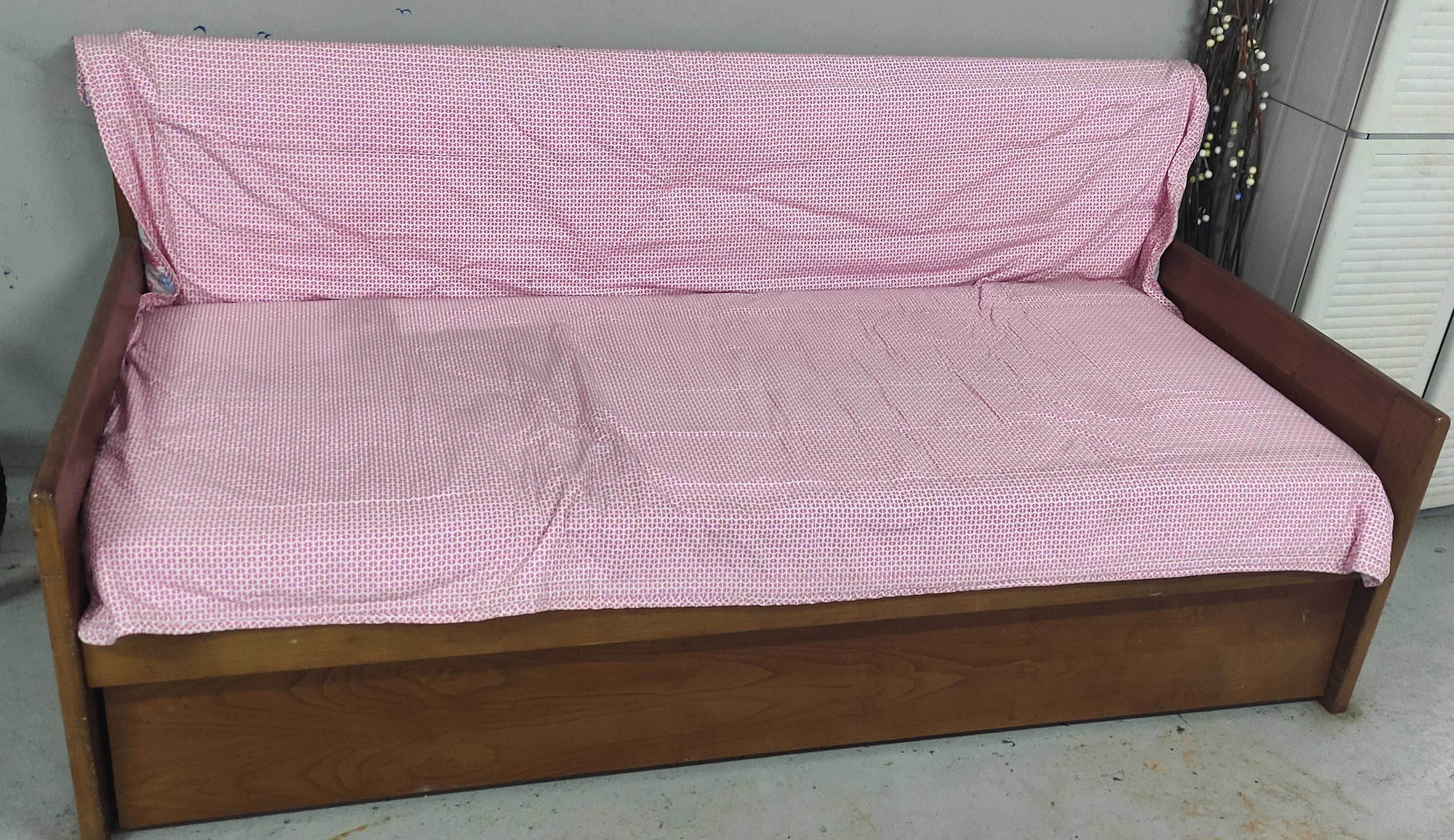 Cama de canto extensível, com dois colchões!