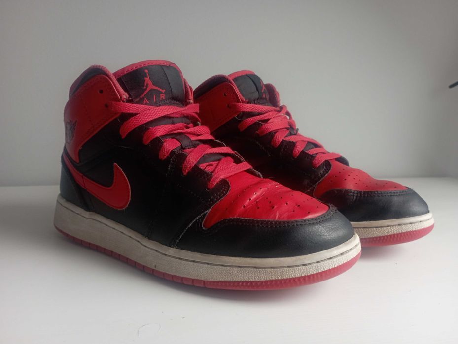 Buty oryginalne Air Jordan 1 MID (GS) rozmiar 40 do koszykówki