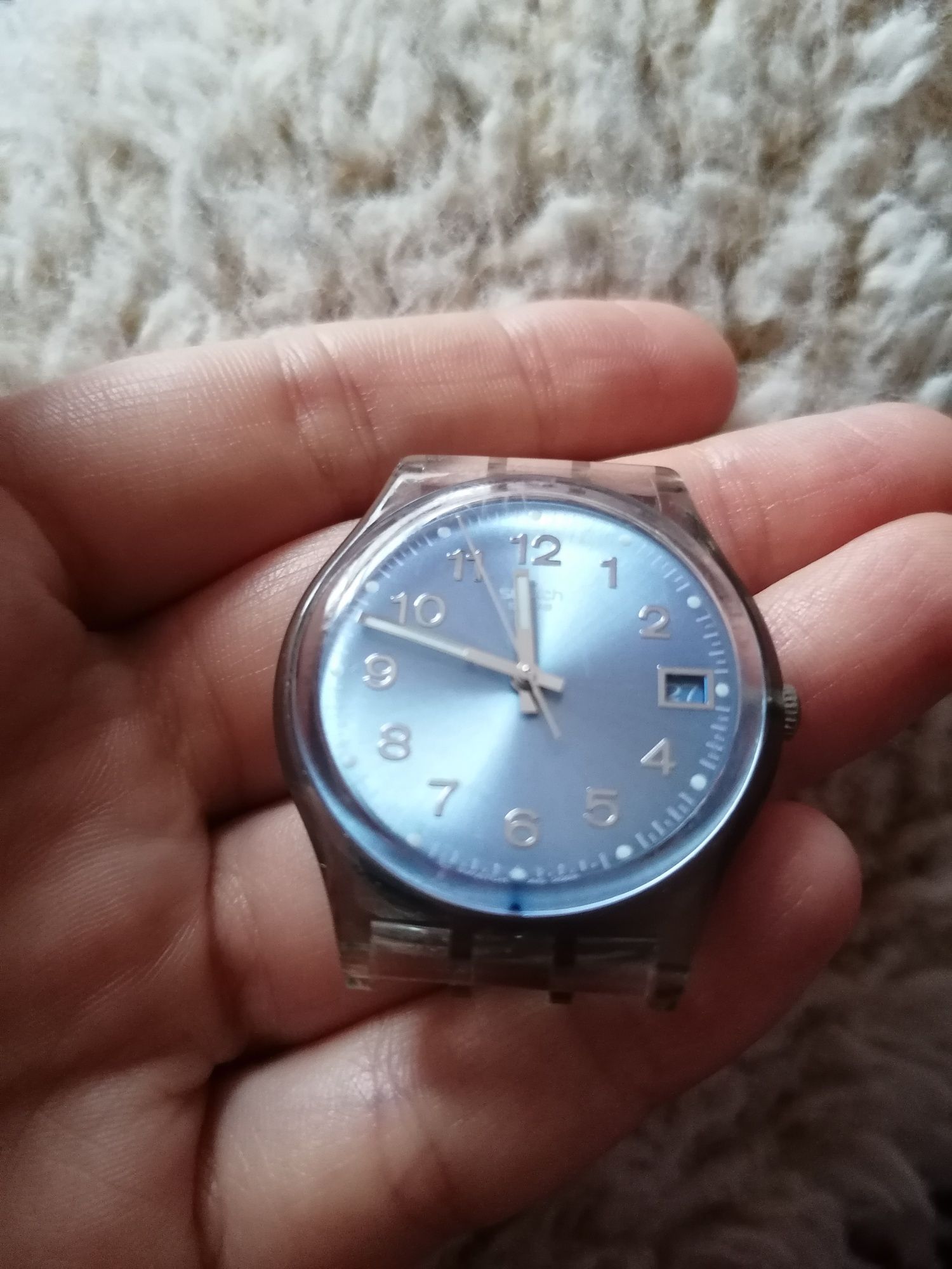 Оригинальные часы Swatch.