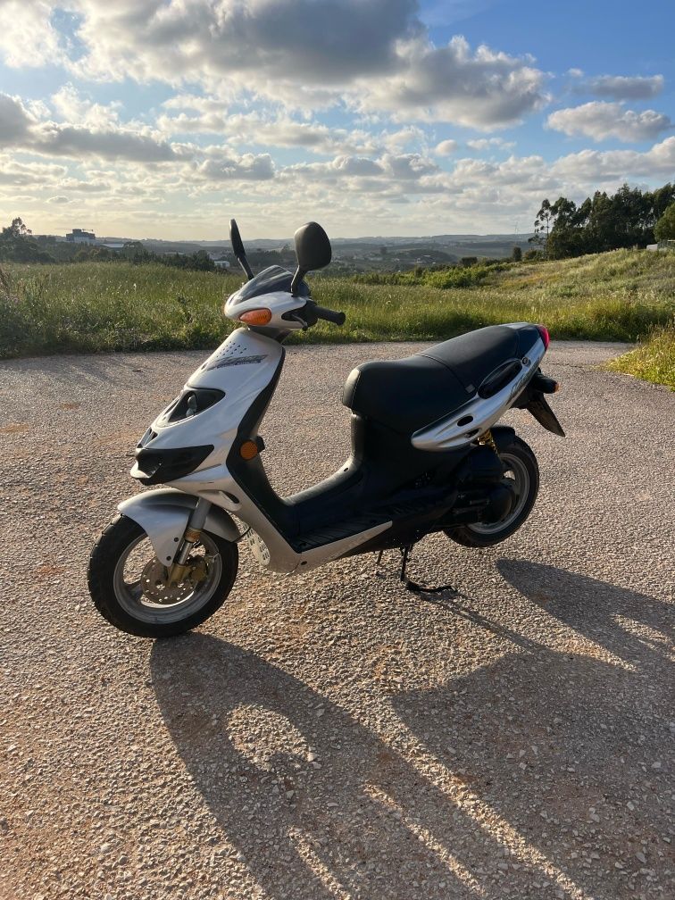 Scooter Suzuki 50