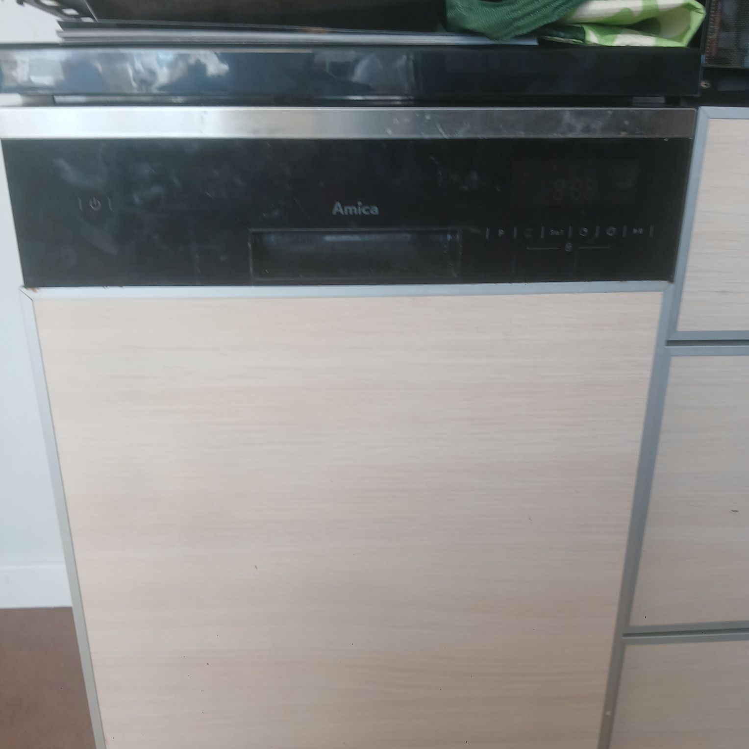 Zmywarka amica pod zabudowę zzm427e błąd e4