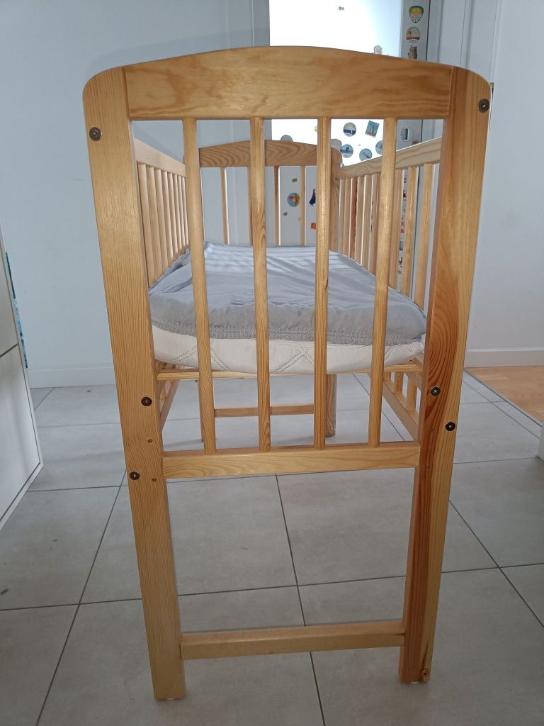 Łóżeczko Kalak "Mini" dostawne 90 x 40 sosna opuszczany bok