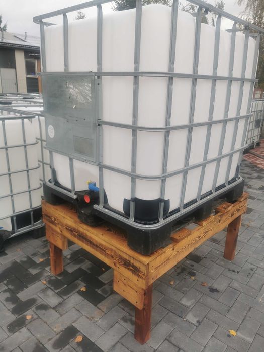 mauzer-zbiornik-stojak drewniany